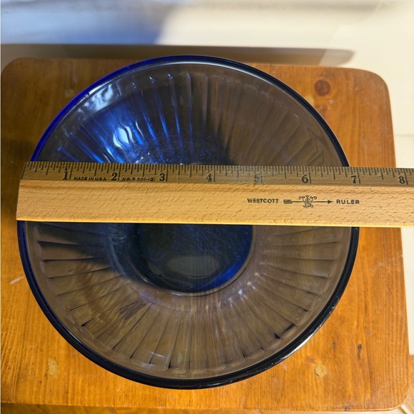 Pyrex - Cobalt Blue Ribbed Glass Bowl - Picture 4 of 4